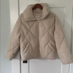 Abercrombie Oversized Sherpa Quilted Puffer Cream